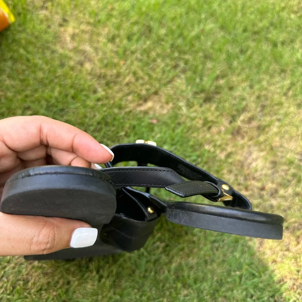 Tory Burch flat sandals. Summer approved! - Picture 3 of 4